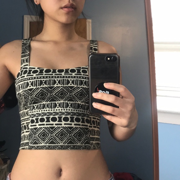 Crop topsss - Picture 2 of 8